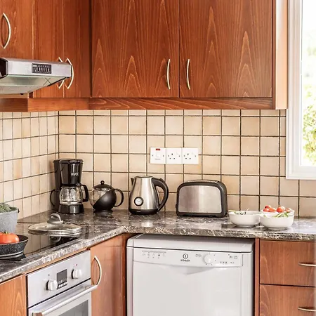 Lime Tree Βίλα Λατσί