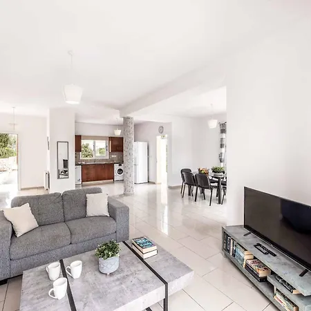 Villa Lime Tree Latchi