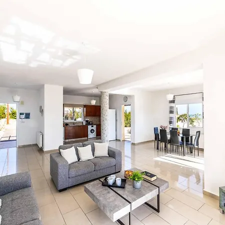 Lime Tree Villa Lachi