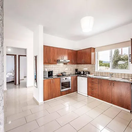 Lime Tree Vila Lachi